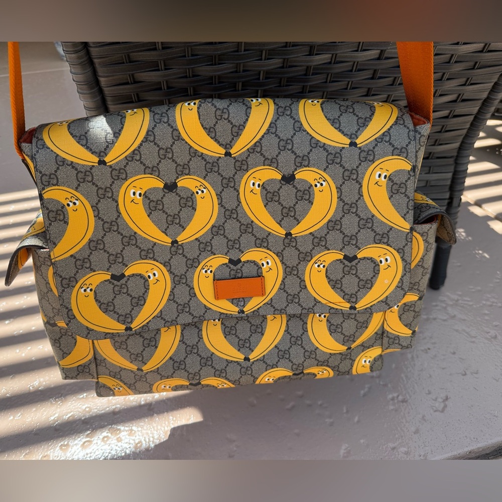 Gucci Banana Diaper Bag- VERY RARE ❤️ - Picture 7 of 15